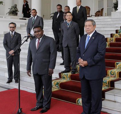 PM Lilo asked to step down